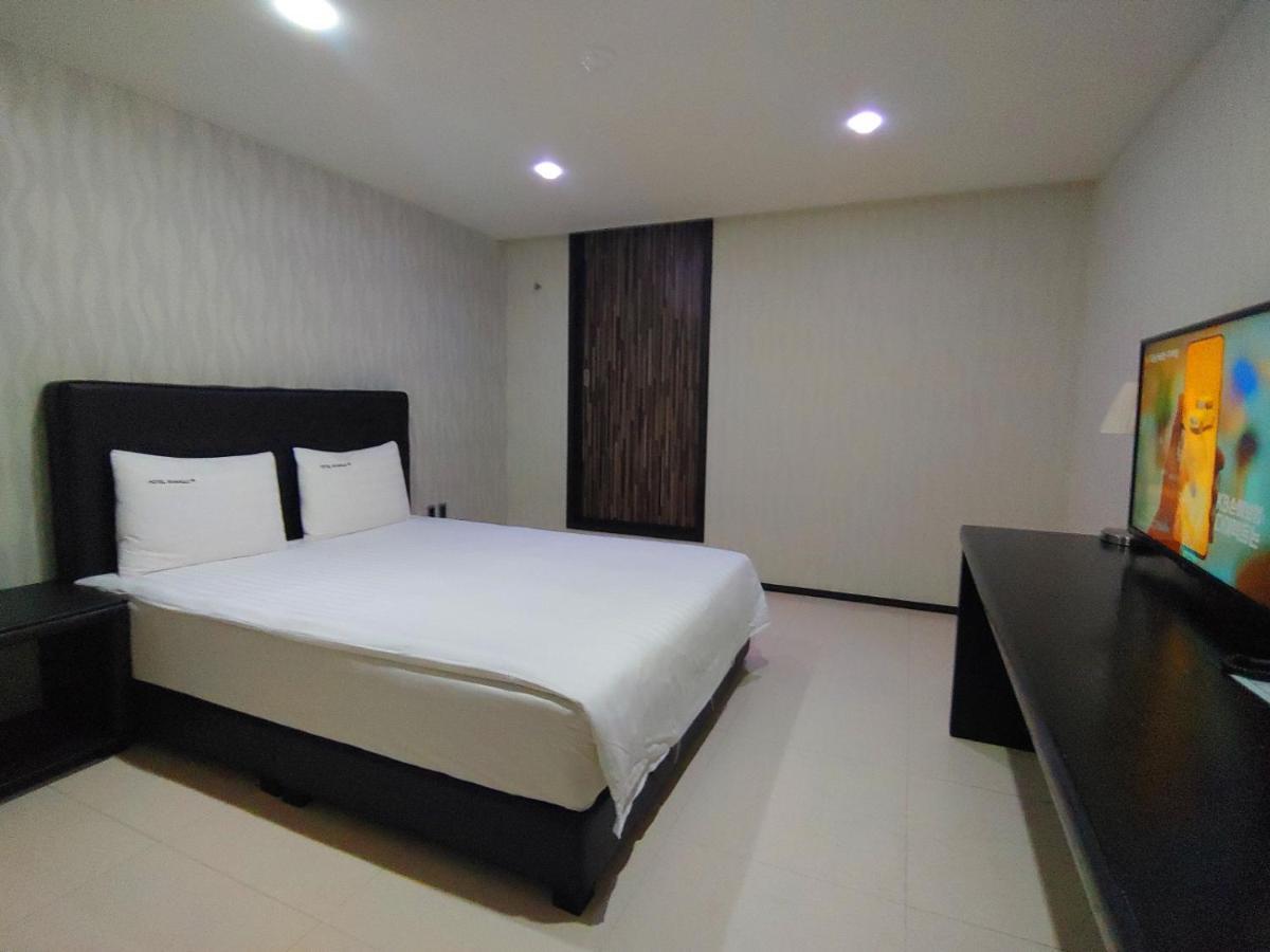 Hotel Rhangju Seogwipo Zewnętrze zdjęcie